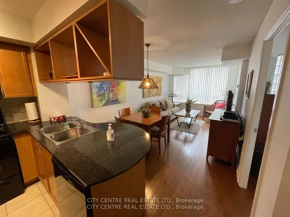 4090 Living Arts Dr, Mississauga, ON