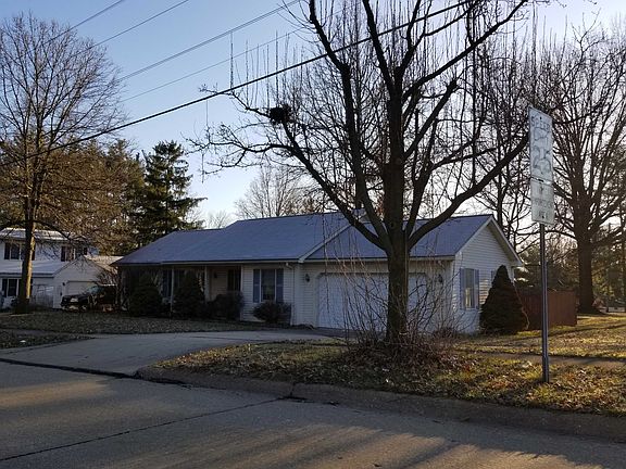 3rd image of 112 Woodland Dr
