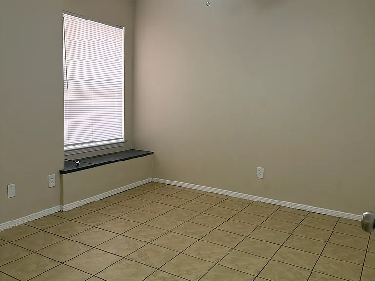 11617 Marsh McCall Way #D — Photo 8