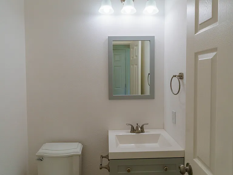 1109 Hilltop Dr — Photo 6