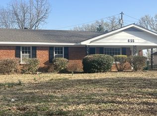 655 Scenic Dr, Grenada, MS 38901