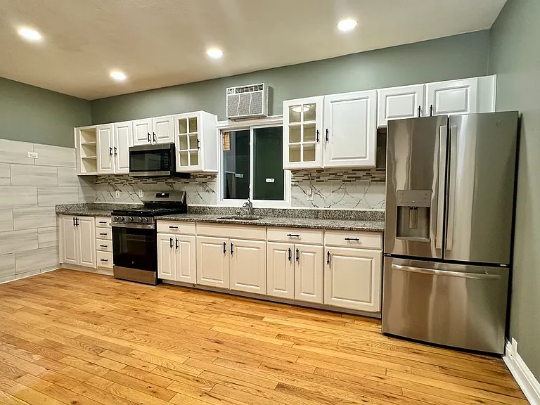 80 Maverick St #1 — Photo 8