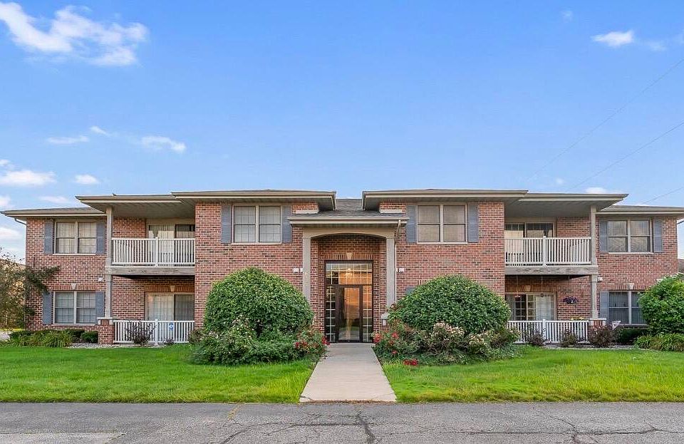 1st image of 635 Cambridge Ct APT 2B