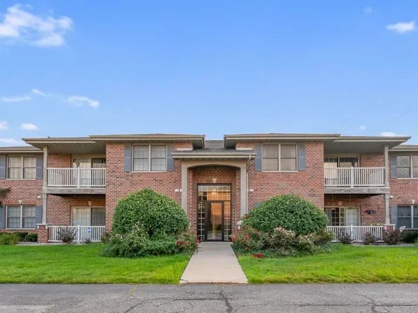 635 Cambridge Ct APT 2B, Munster, IN 46321