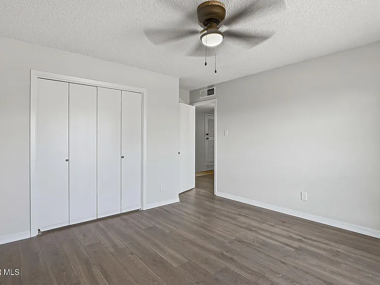 7129 Orizaba Ave — Photo 16