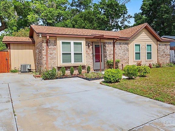 2nd image of 7815 Oak Forest Pl