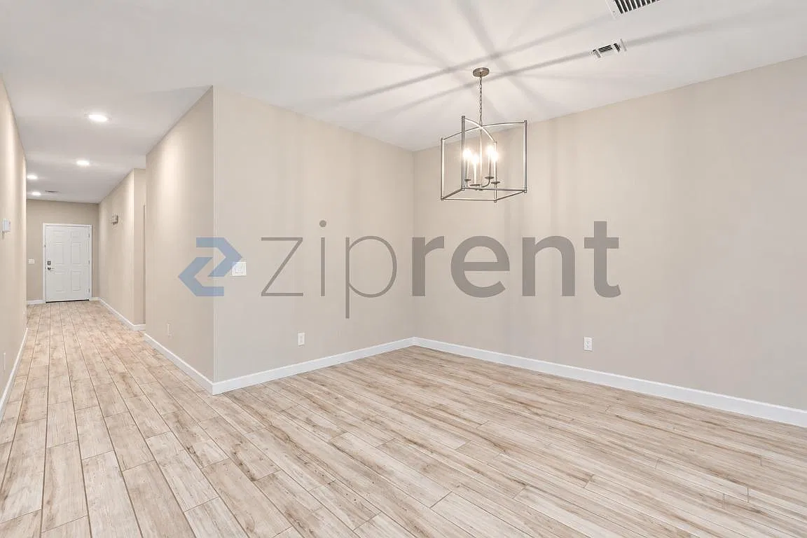 5 bed, 2330 sqft, $3,500 — Photo 2