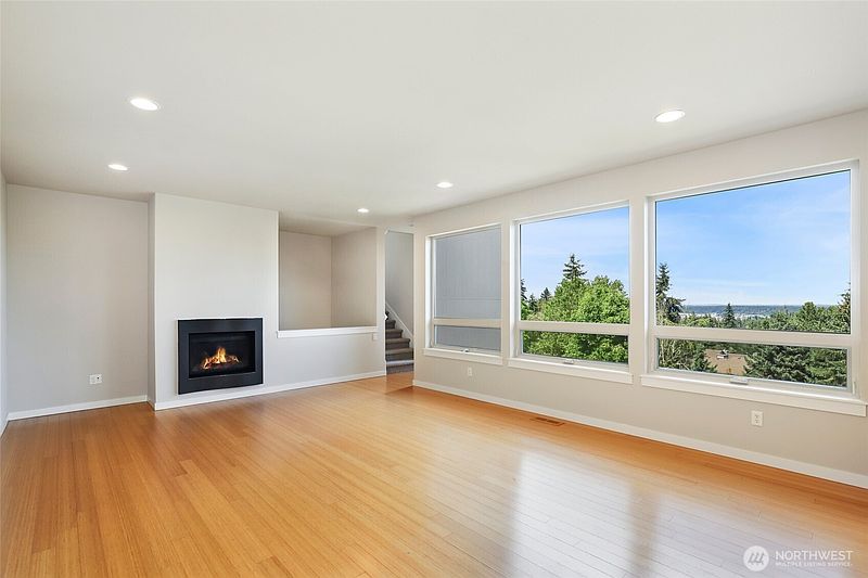 5th image of 3128 Banks Lane SW