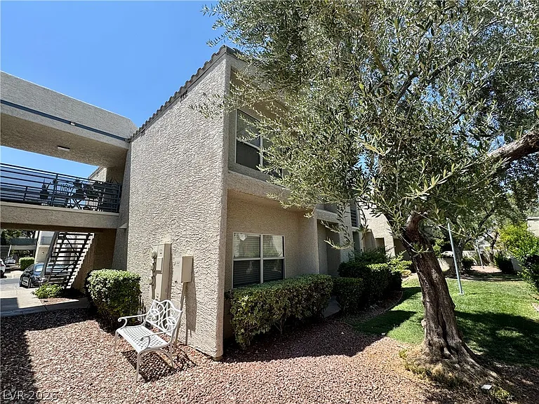 6250 W Flamingo Rd #48 — Photo 3