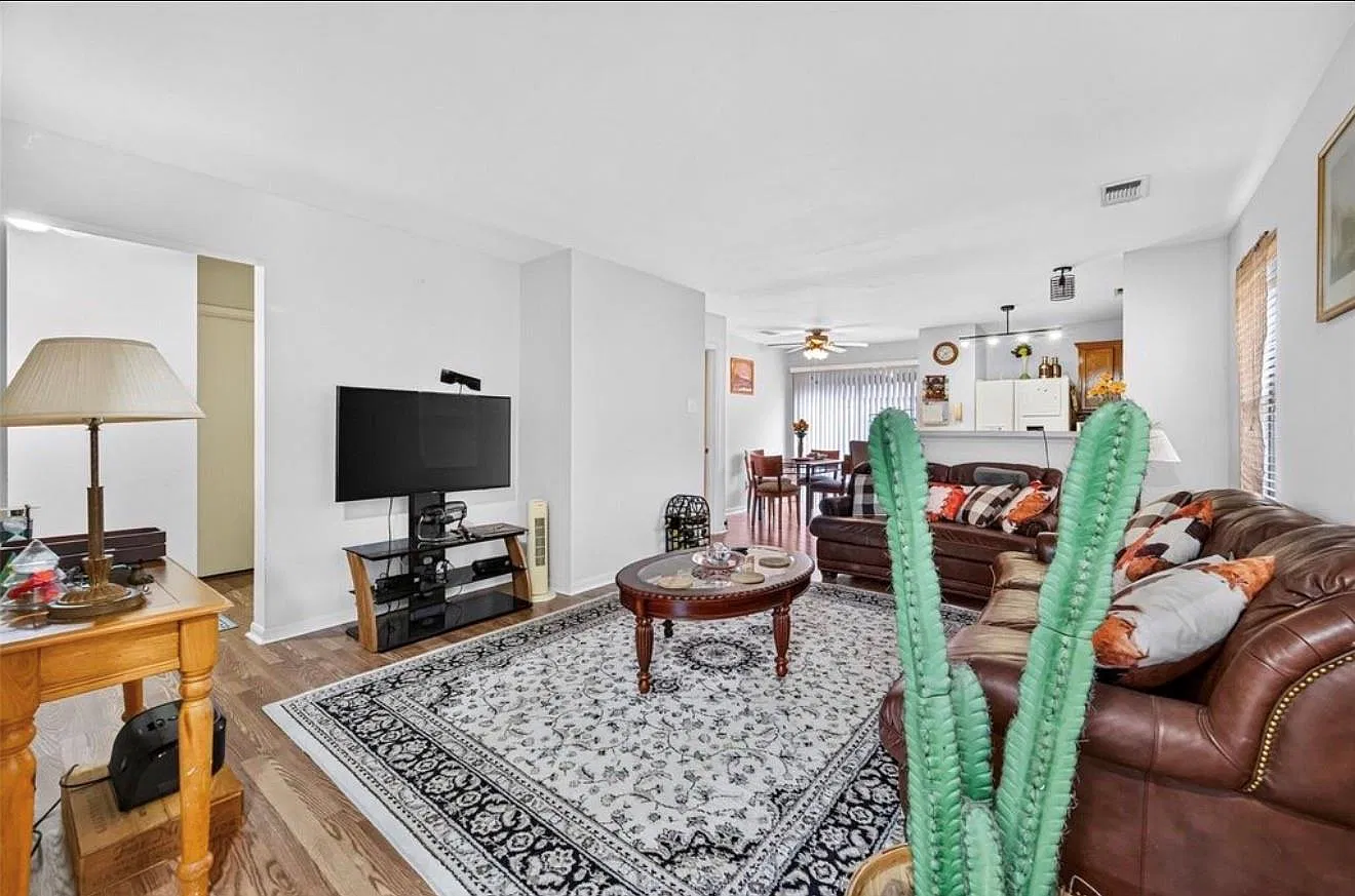 3 bed, 2.0 bath, 1168 sqft, $1,850 — Photo 4