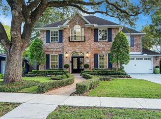 5015 Imperial St, Bellaire, TX 77401