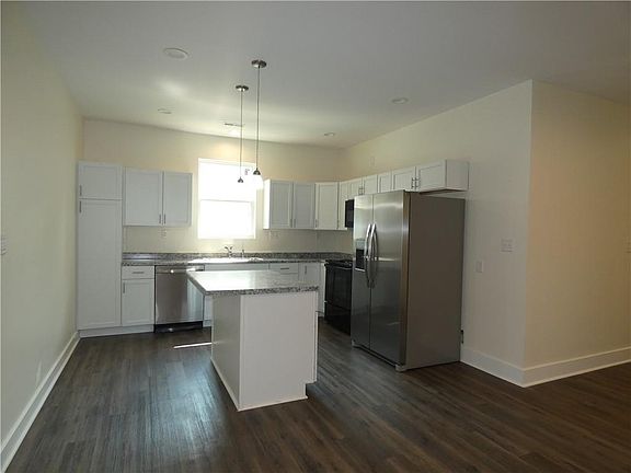 2nd image of 3046 Saint Paul St