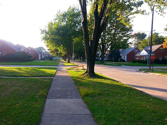 4th image of 20410 Country Club Dr