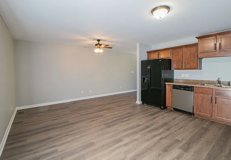 1718A Thistlewood Dr — Photo 4