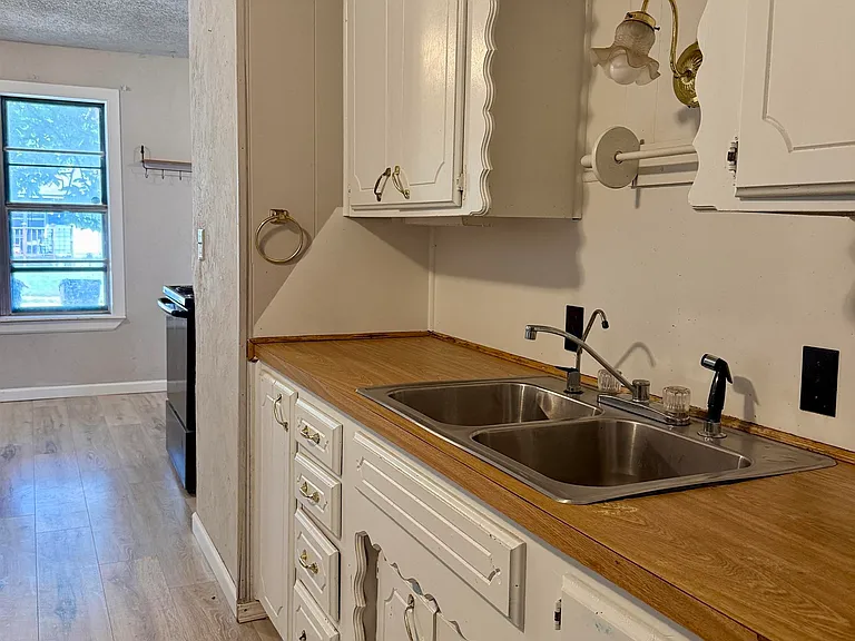 613 N J St — Photo 10