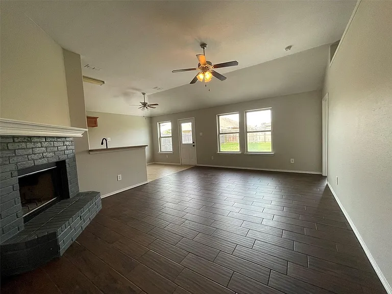 4202 Agate Dr — Photo 3
