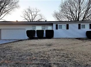 105 Schnedler Dr, Saint Charles, MO 63301