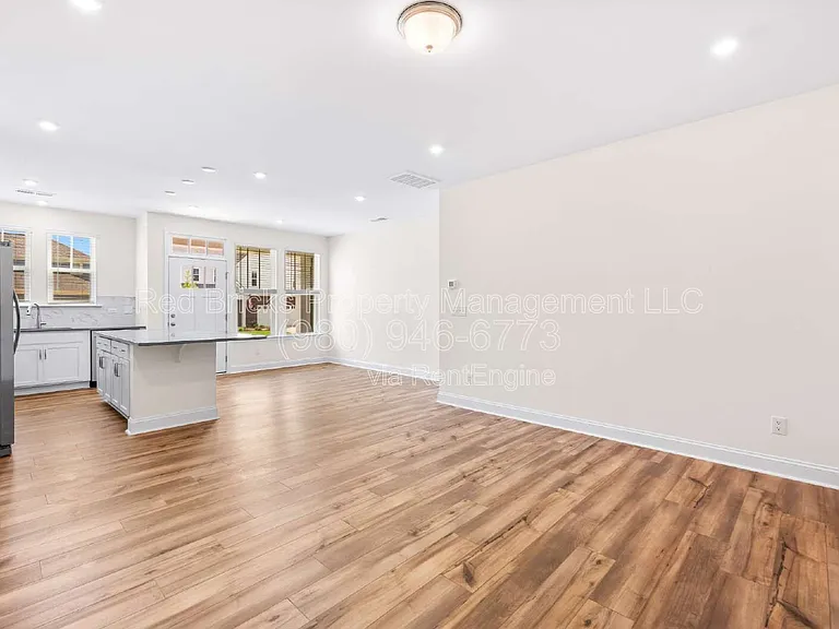 1528 Cedar Tree Dr — Photo 7