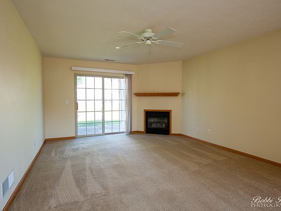 4th image of 945 Buckingham Dr Unit 1