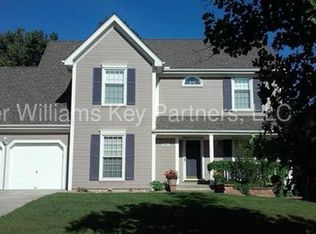 9709 N Kenwood Ct, Kansas City, MO 64155