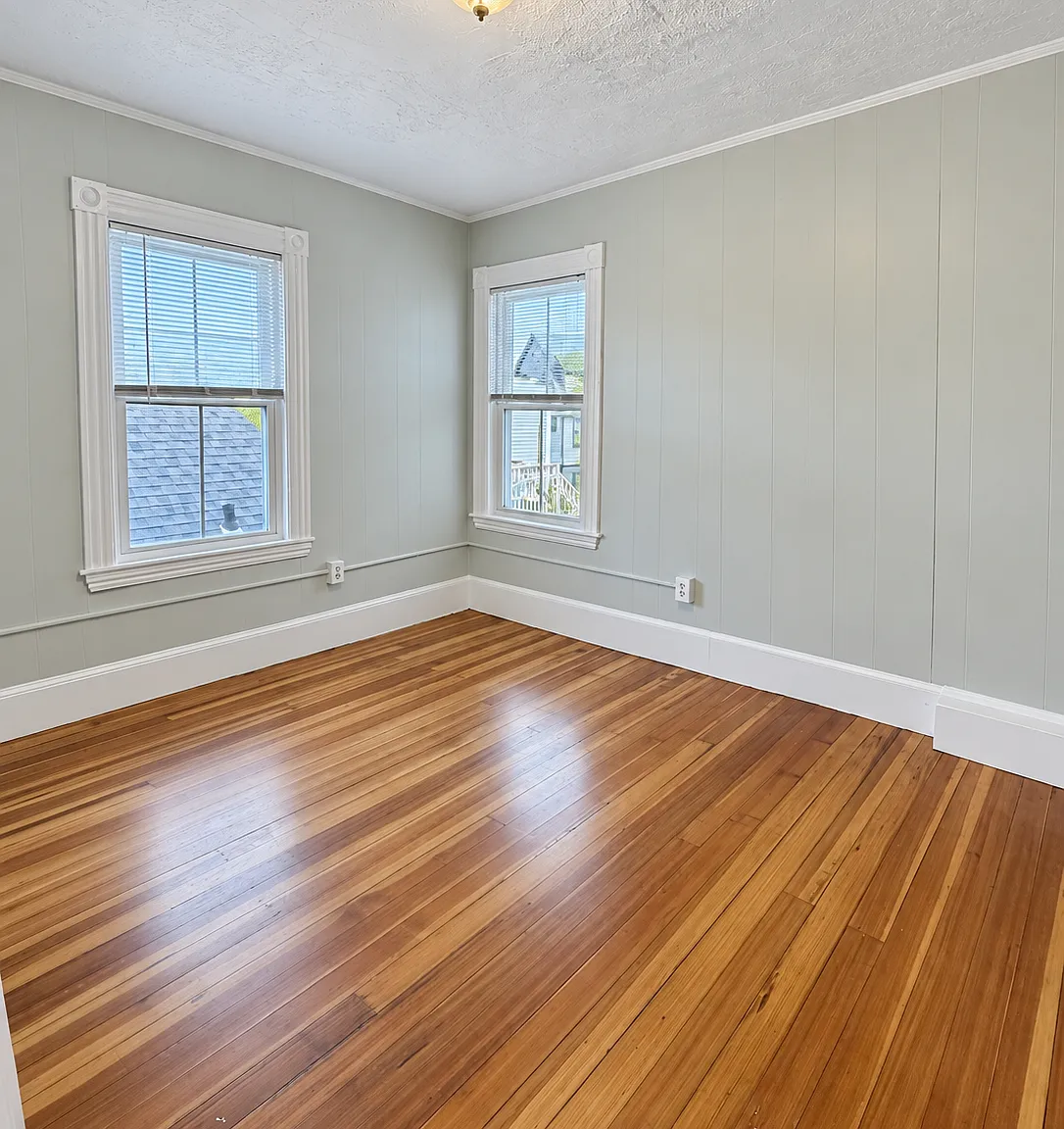 4 bed, 1100 sqft, $2,995 — Photo 3