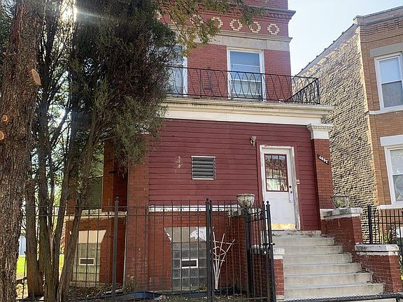 3rd image of 4837 W Van Buren St