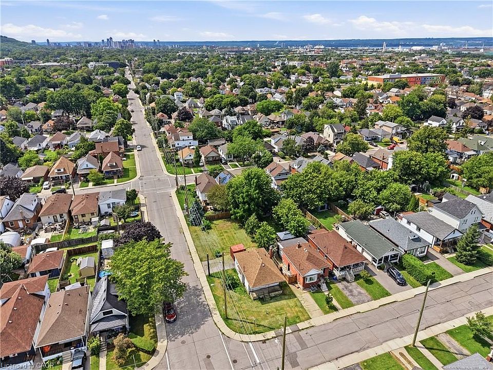 1st image of 67 Huxley Ave N