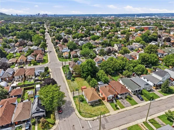 67 Huxley Ave N, Hamilton, ON L8H 4P3