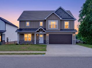 960 Princeton Dr, Clarksville, TN 37042