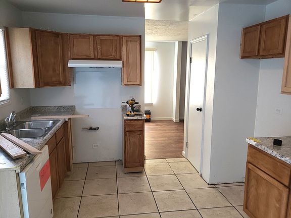 4th image of 260 Yellow Pine Dr