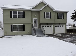 57 Arthur St, Chicopee, MA 01013