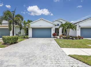 9040 Saint Lucia Dr, Naples, FL 34114