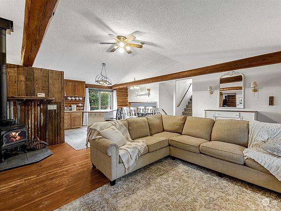 5th image of 12802 265th Avenue Ct E