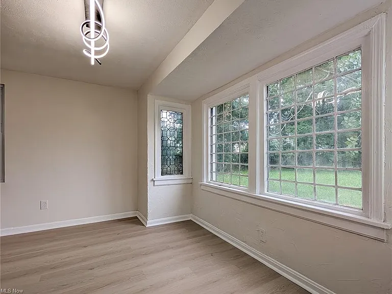 14817 Naples Ave — Photo 3