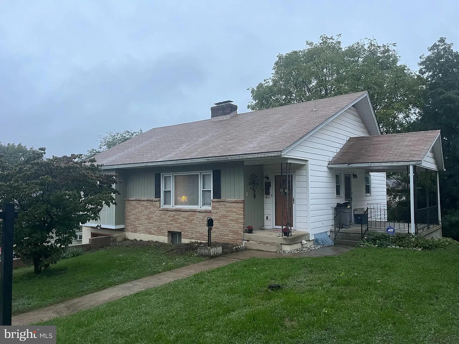 505 S Rosemont Ave photo 1