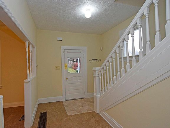 3rd image of 55 Juergens Ave