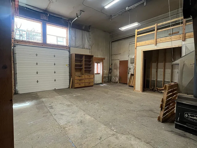 120 E Park St — Photo 25