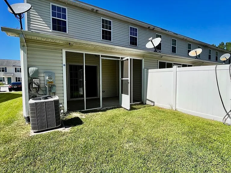 4000 Banister Loop — Photo 21