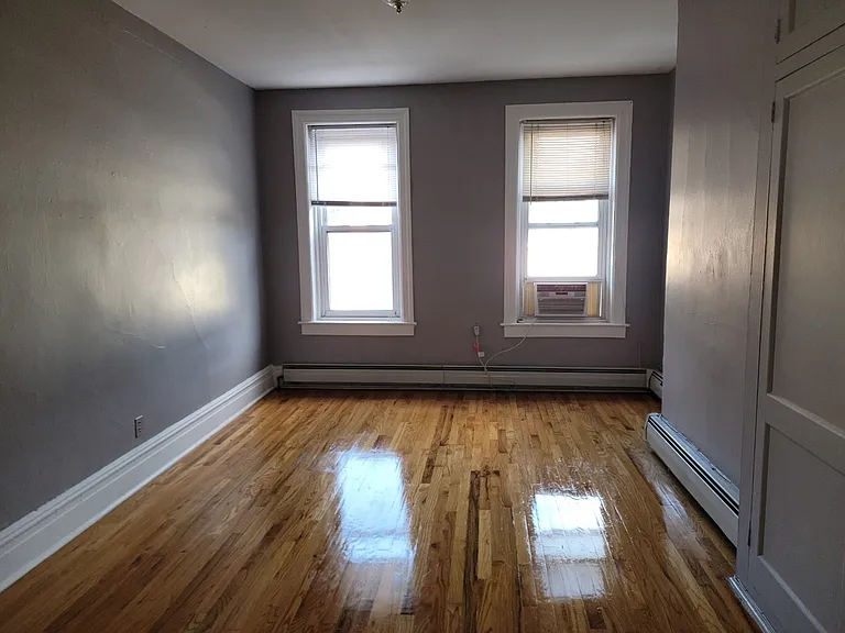 109 Madison St #8 — Photo 2