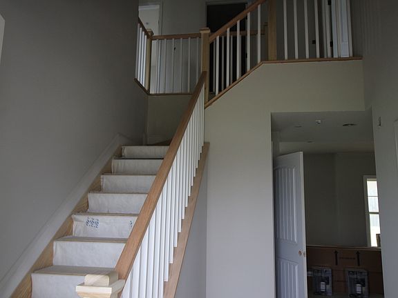 3rd image of 329 Nottingham Ln