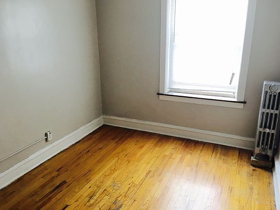 5th image of 6653 S Whipple St #1