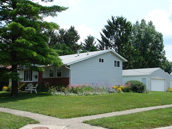 3rd image of 1411 Chelmsford Sq N