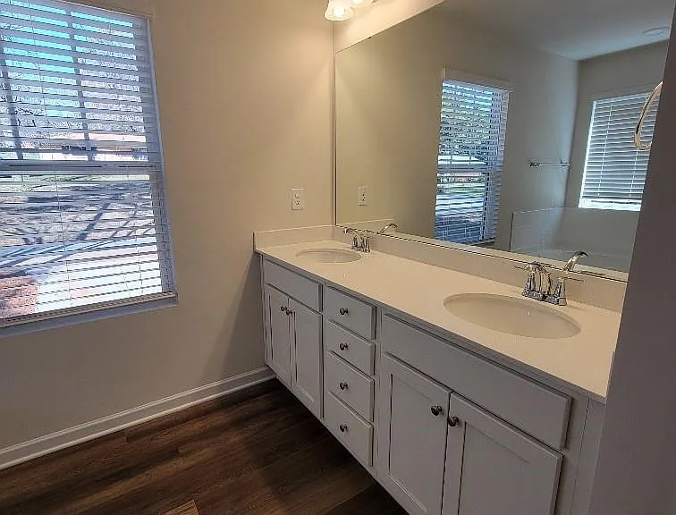 6941 Calton Ln — Photo 12