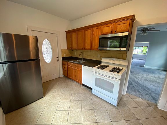2nd image of 417 Orchard Ave APT 2