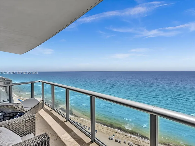 17001 Collins Ave #2106 — Photo 3