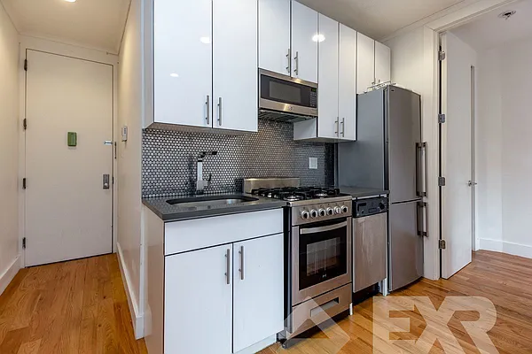 Rented by EXR | media 9