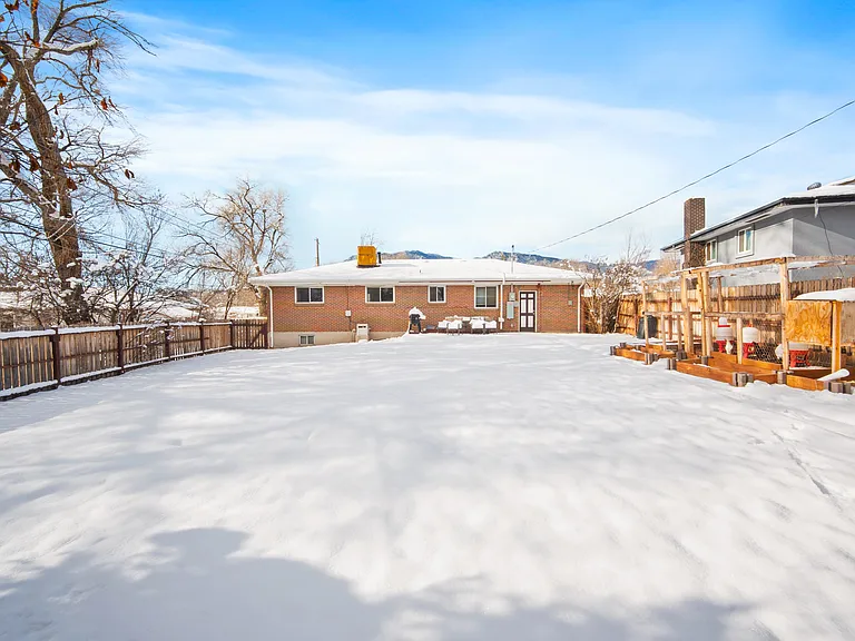 638 Dove Pl — Photo 42