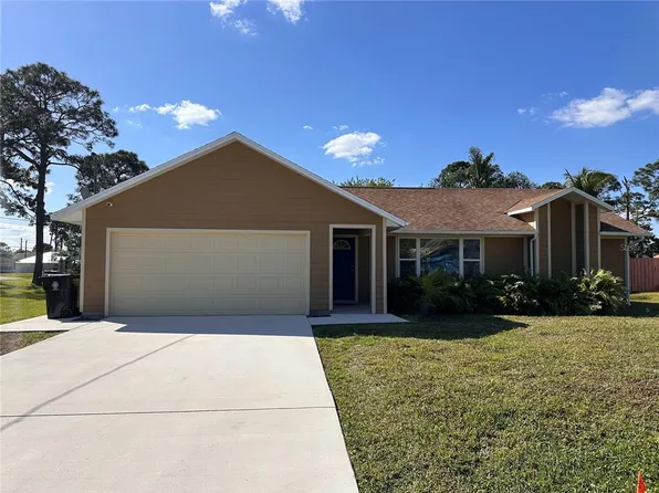 832 NW Cory Ave, Port Saint Lucie, FL 34983