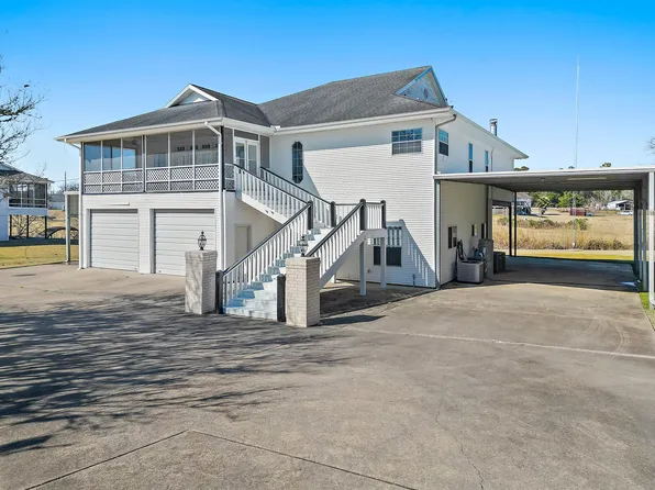 1306 Spring Branch Dr, Cove, TX 77523