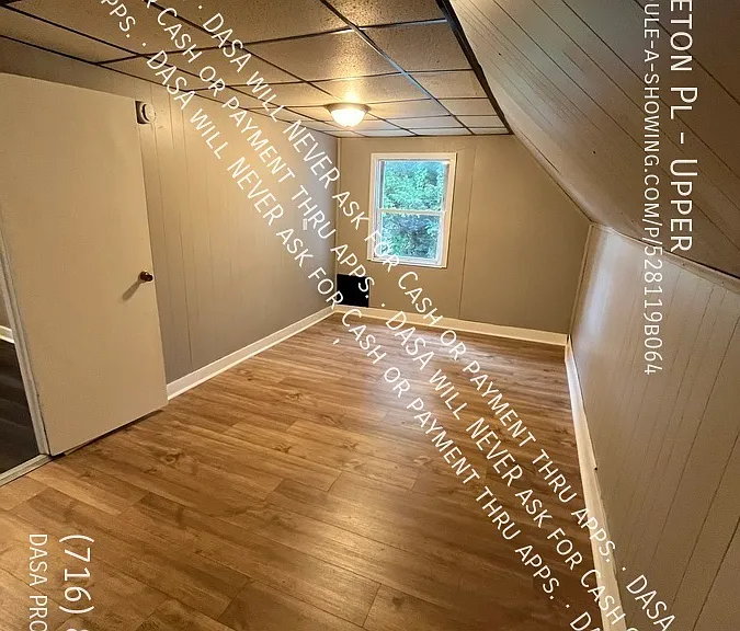 42 Princeton Pl #UPPER — Photo 2